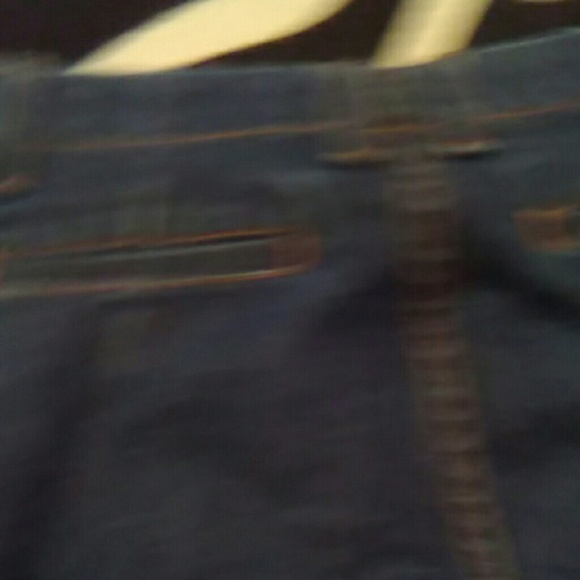 GAP Dark Wash Wide Capri. - Picture 8 of 8